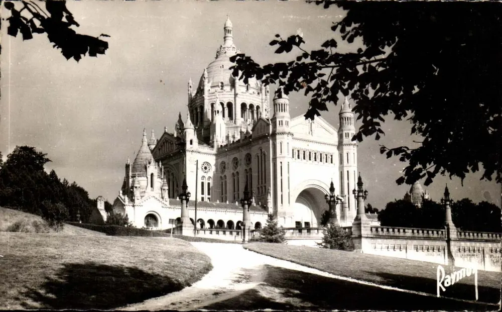 Bazylika Świętego Serca — Lisieux (Calvados) — Wydawnictwo Art RAYMON - Awers