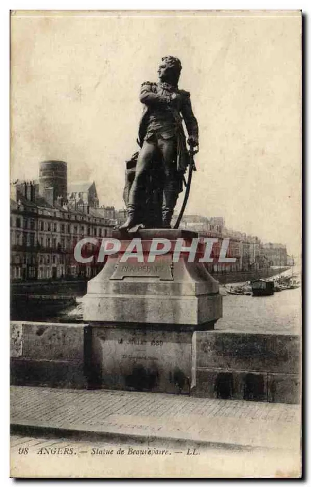 Angers — Estátua de Beaurepaire — LL. - Frente