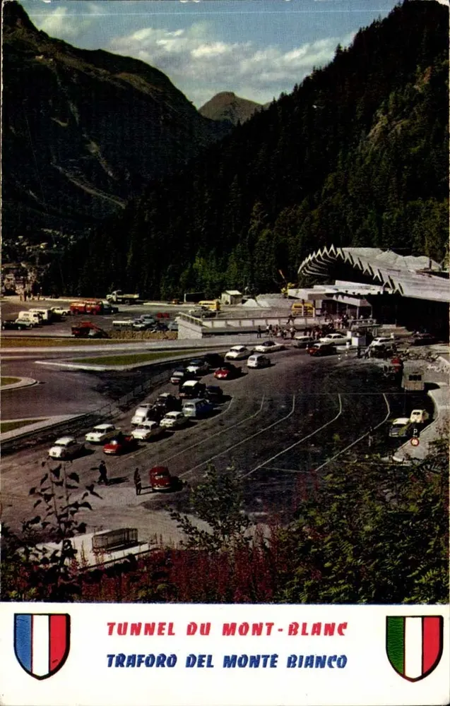 Túnel do Mont-Blanc — entrada e estacionamento — LUMICAR - Frente