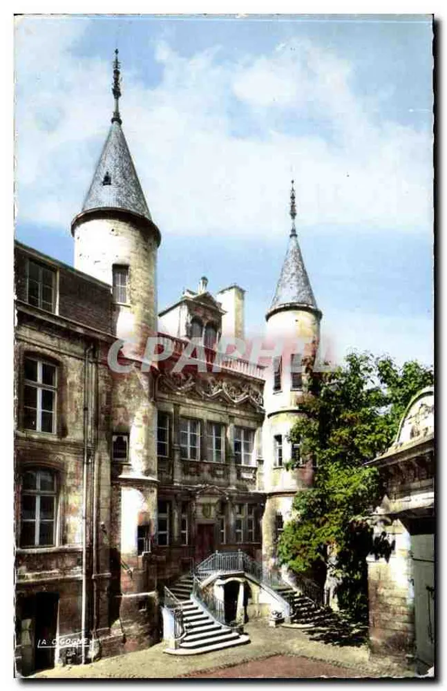 Castelo de Troyes — vista interna com escadas — A. C. GORGE - Frente