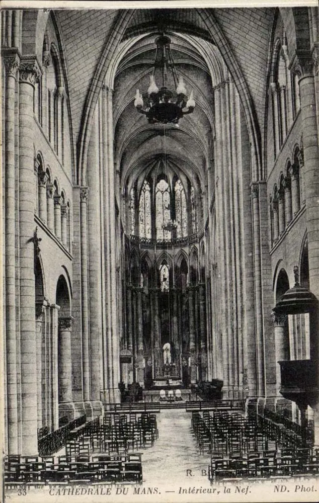 Catedral de Le Mans — Interior, a Nave — R. B. ND. Fot. - Frente