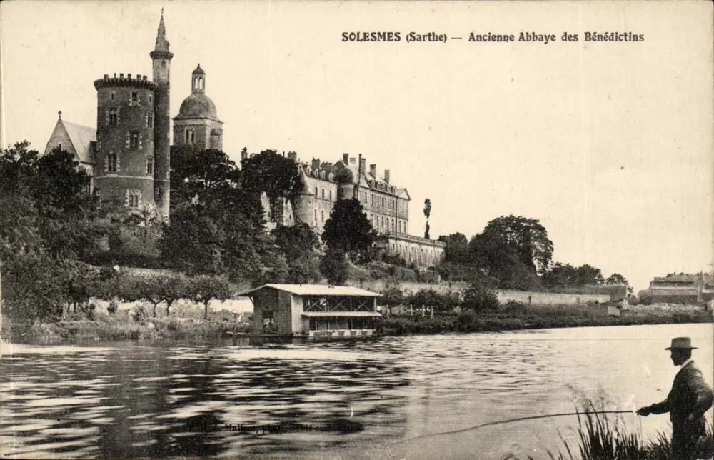 Solesmes (Sarthe) — Antiga Abadia dos Beneditinos — Malinay, publicado por Malinay - Frente