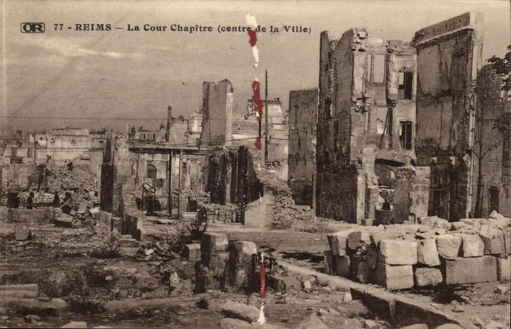 Reims — A Cour Chapitre (centro da cidade) — OR 77 - Frente