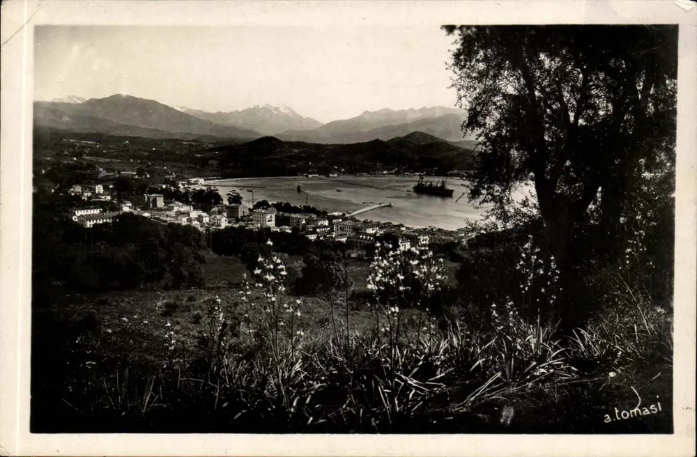 Ajaccio — Vista do golfo de Porto e das calanques de Piana — A. Tomasi - Frente