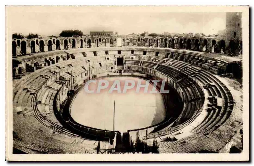 Arles - Les Arènes — Allgemeiner Blick von innen — Verleger REAL-PHOTO - PARIS, n° (51) - Vorderseite