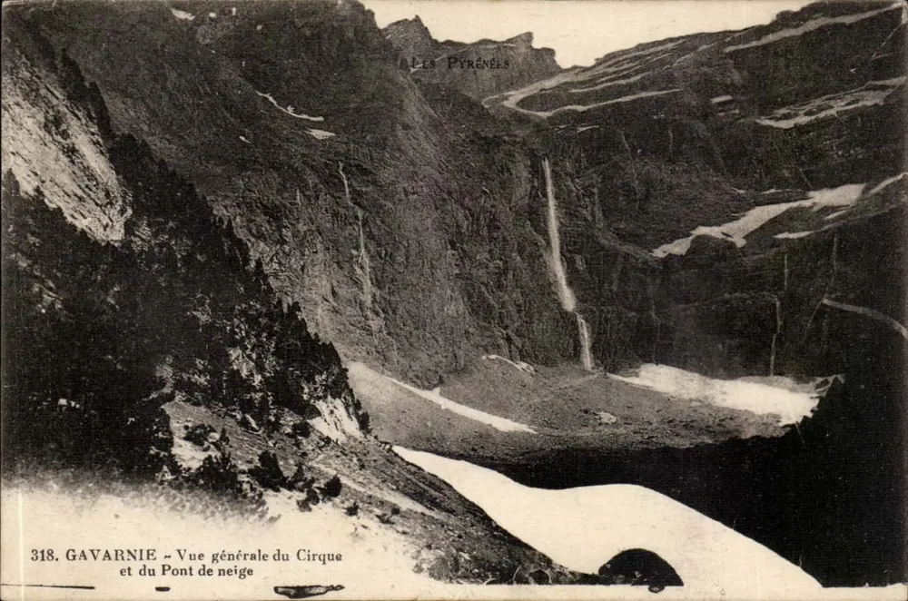 Gavarnie — Allgemeiner Blick auf den Cirque und die Schneebrücke — Die Pyrenäen - Vorderseite