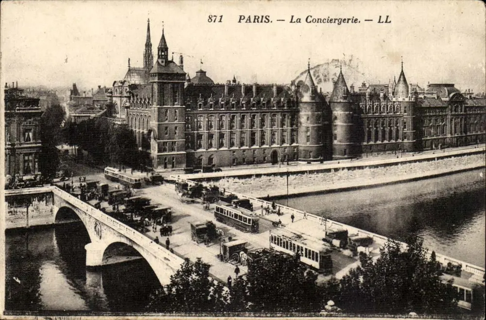 Paris — A Conciergerie — LL - Frente