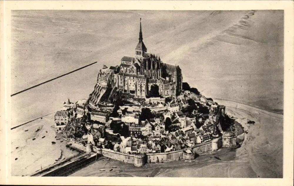 Monte Saint-Michel — vista aérea — Serv. Commercial Monument Historiques, Paris - Frente