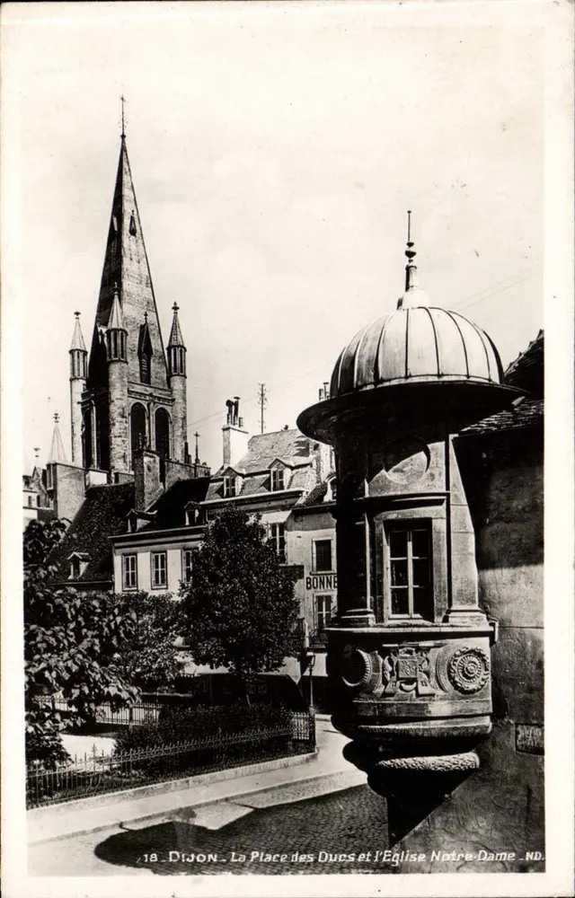 Dijon - Die Place des Ducs und die Kirche Notre-Dame - Vorderseite