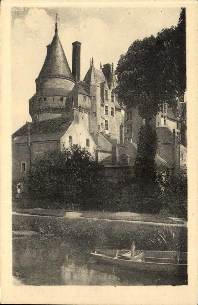 Schloss Langeais — Nordwestseite — A. Papegauin - Vorderseite