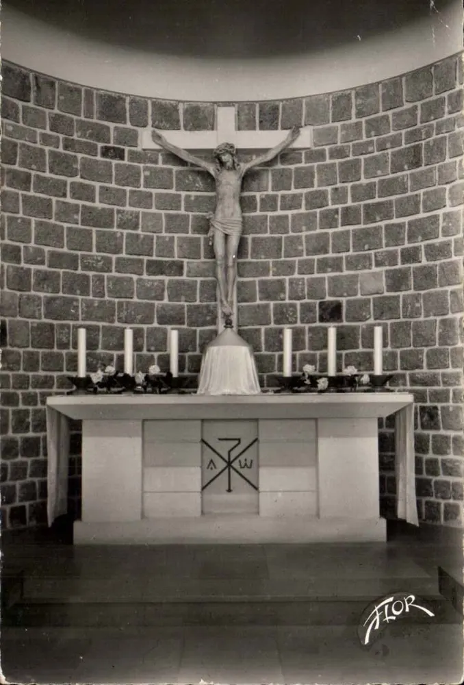 Altar der Kapelle — Berufsschule Immaculée (Deux-Sèvres) — Artisticques Fior Editions - Vorderseite