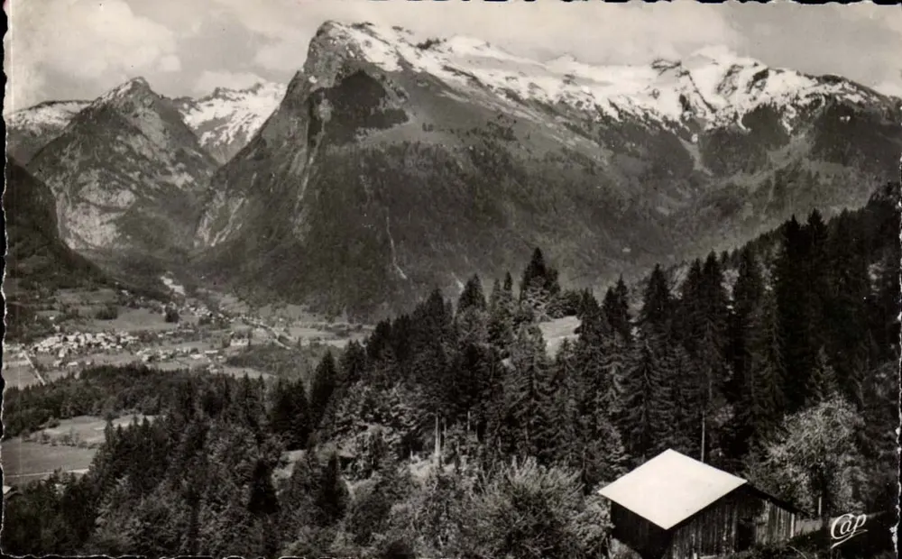 Samoens - Vale do Giffre — vista panorâmica — editor Cap, n° (53) visível - Frente