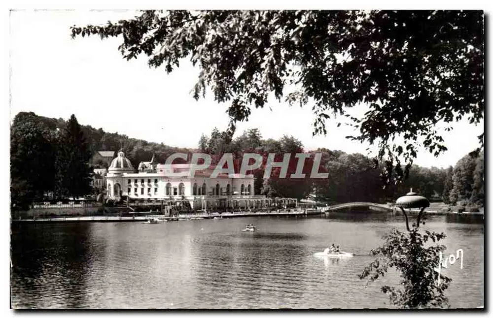 Bagnolles-de-l'Orne — Blick auf den See und das Casino — Éditions d'Art Yvon, Paris - Vorderseite