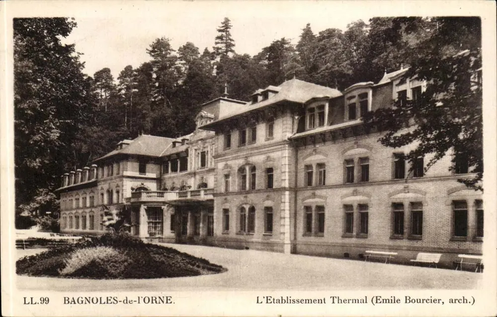 Bagnoles-de-l'Orne — L'Établissement Thermal (Emile Bourcier, arch.) — LL.99 - Anverso