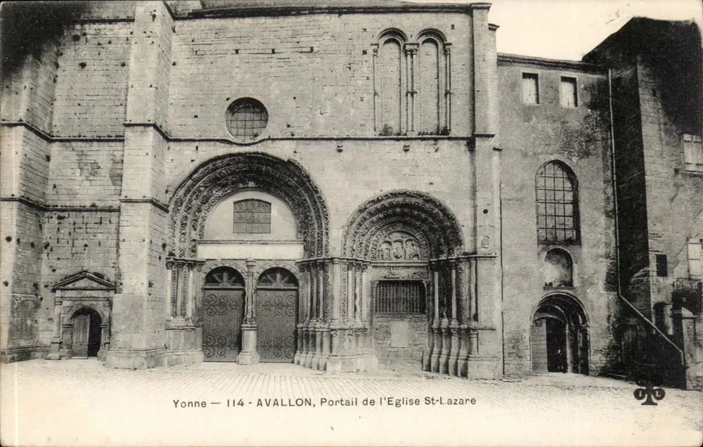 Avallon - Portal der Kirche Saint-Lazare — Yonne — n°114 - Vorderseite