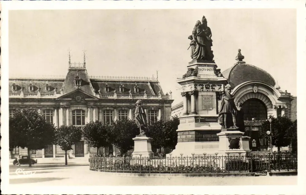Belfort — Place de la République — Denkmal der 3 Sitzungen — Verlag: Chauz - Vorderseite