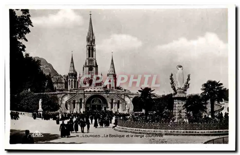 Lourdes — La Basílica y la Virgen coronada — C.A.P. Paris - Anverso