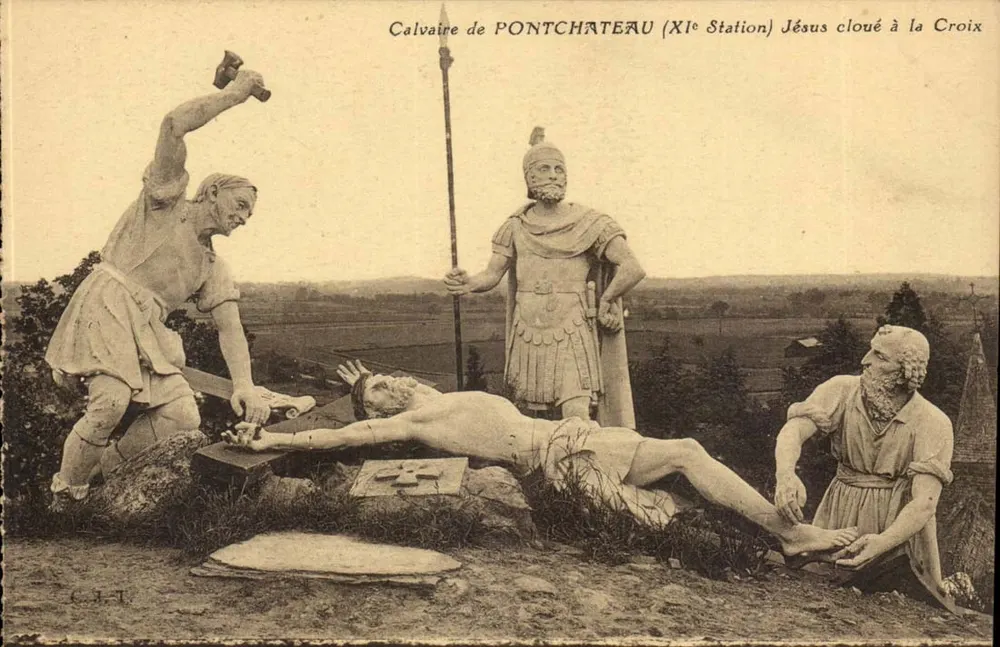 Calvarienberg von Pontchâteau — 11. Station — Jesus am Kreuz genagelt - Vorderseite