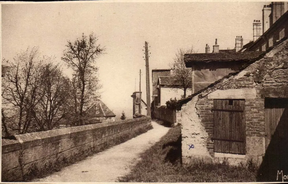 Langres — Um canto dos muros — Edições d'arte Mona - Frente