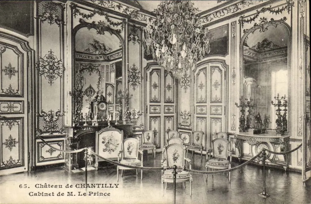 Castelo de Chantilly — Gabinete de M. Le Prince — Héliotypie A. Bourdier Versailles - Frente