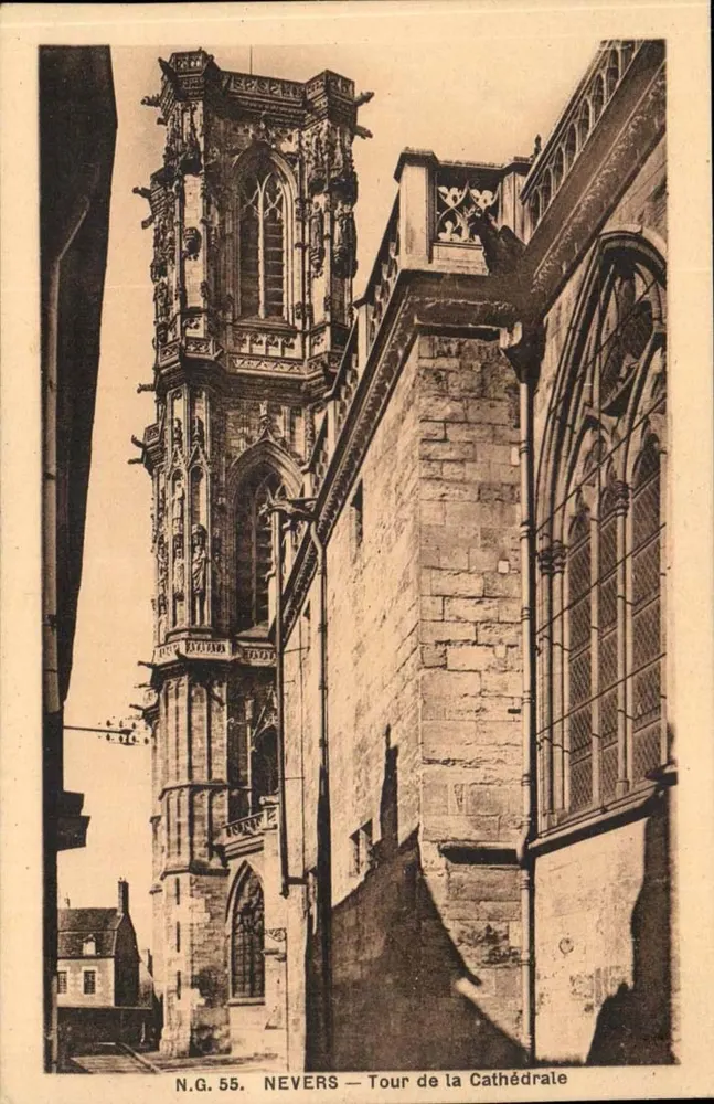Nevers — Torre da Catedral — N.G. 55 - Frente