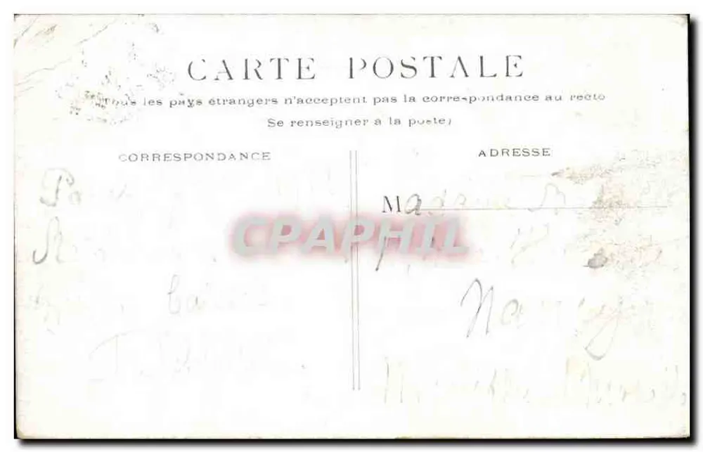 PARIS. - O Petit Palais — vista do edifício com visitantes — editor não identificado - Verso