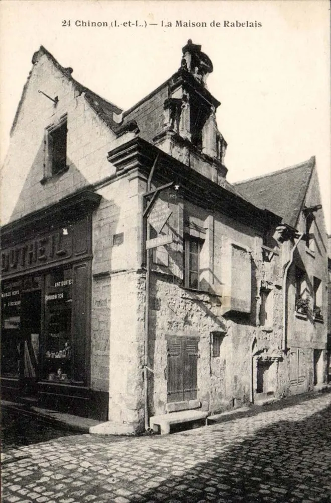 Chinon (l.-et-l.) — A Casa de Rabelais — editor Dutheil, n°24 - Frente