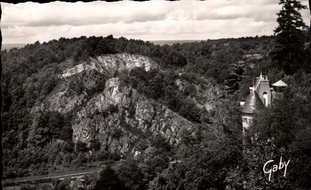 Domfront (Orne) — Das Chalet du Broissard und der Tertre Sainte-Anne — Éditions Gaby - Vorderseite