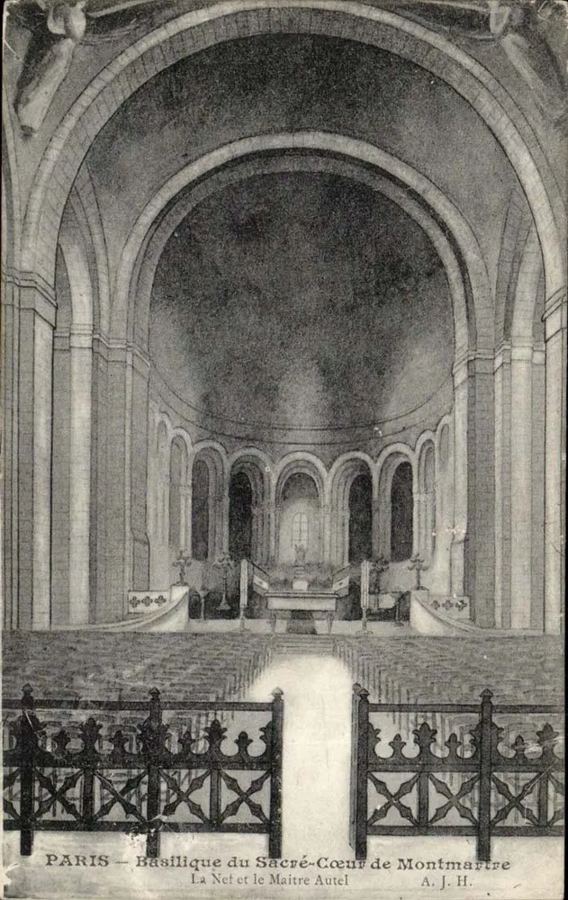 Paris — Basilika des Heiligen Herzens von Montmartre — Die Kirche und der Hauptaltar - Vorderseite