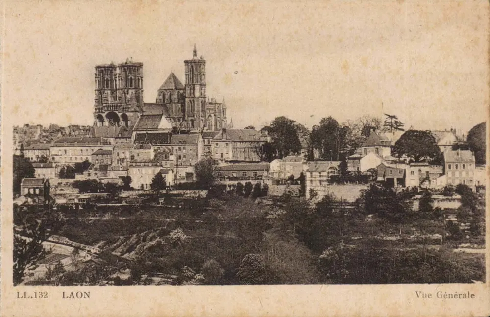 Laon — Vista Geral — LL.132 — CIH des Arts Photomécaniques - Frente