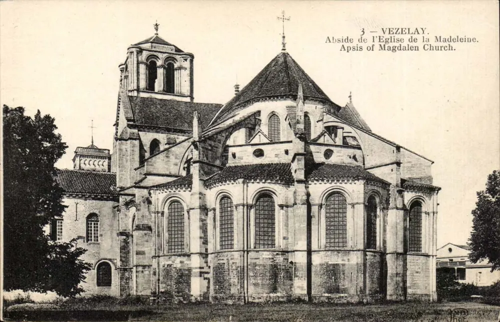 Vézelay — Abside da Igreja da Madeleine — Neurdein Frères, Impr. Créti, Paris-Corbeil - 11 - Frente