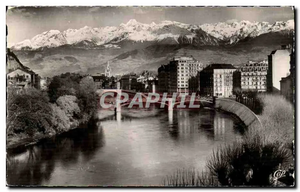 Grenoble — uitzicht op de stad en de gesneeuwde Alpen — Cap - Voorkant