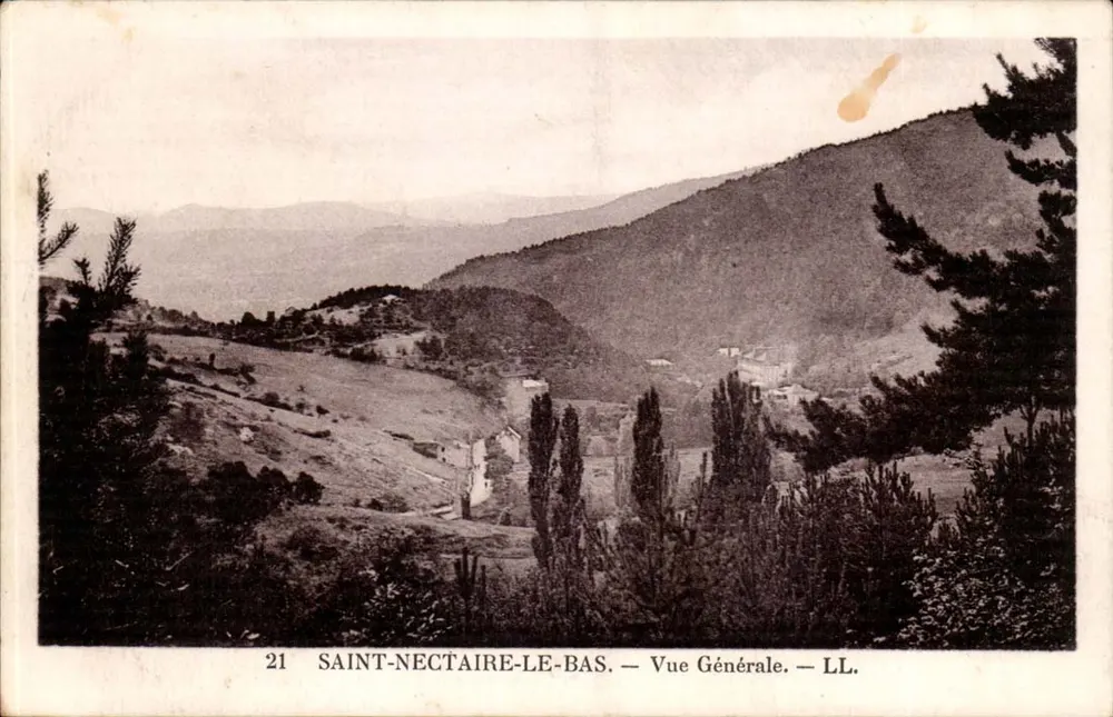 Saint-Nectaire-le-Bas — Vista Geral — LL. - Frente