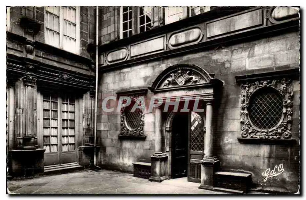 Cour de l'Hôtel Arnoux-de-Maison-Rouge — Riom — Verlag G. de D. (Br-Cp 325) - Vorderseite