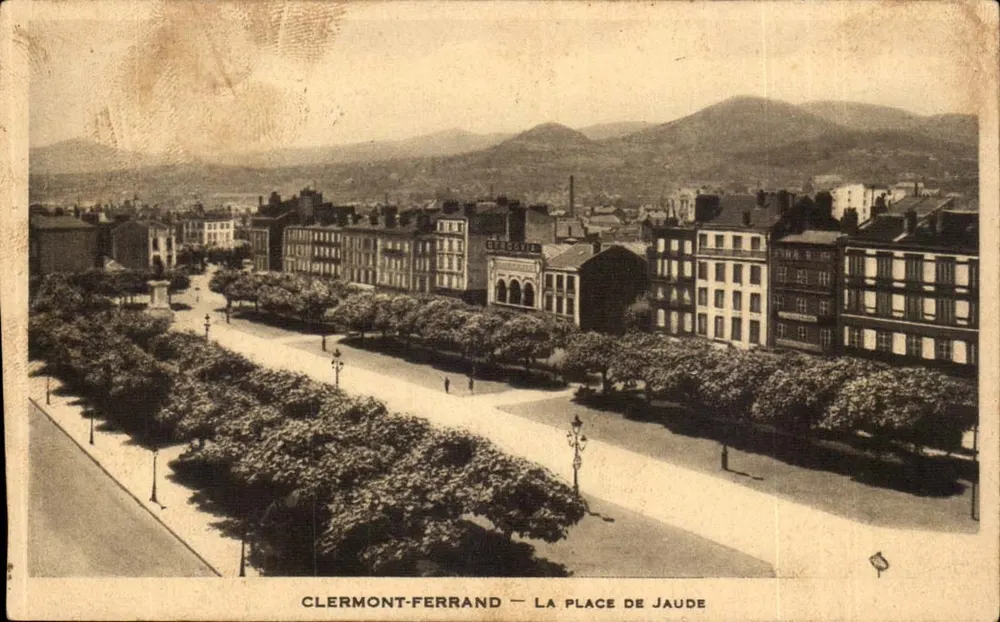 Clermont-Ferrand — A Place de Jaude — Editor não identificado - Frente