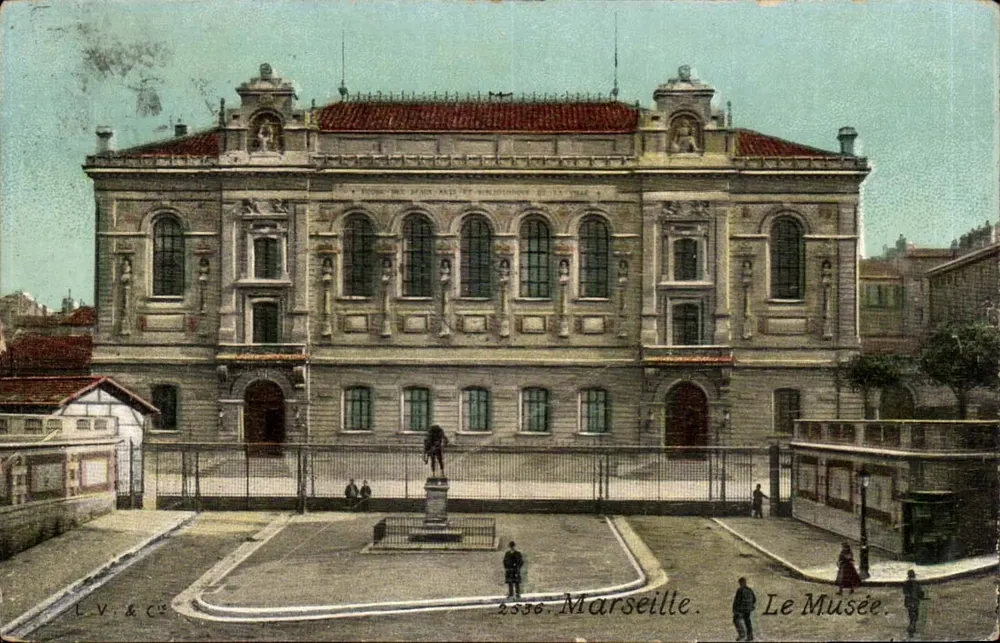 Marseille — O Museu — Editor L.V. & Cie, n° 2336 - Frente