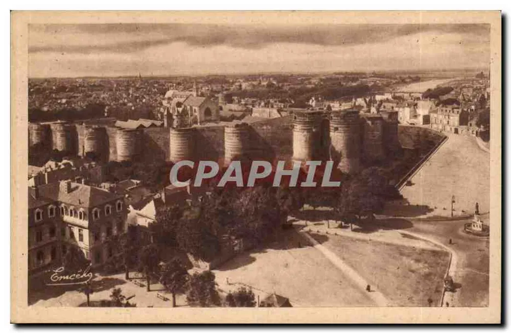 Angers (Maine-et-Loire) — Überblick des Schlosses mit Perspektive zum Pont de la Haute-Chaine — M. Chrétien et Fils, Angers - Vorderseite