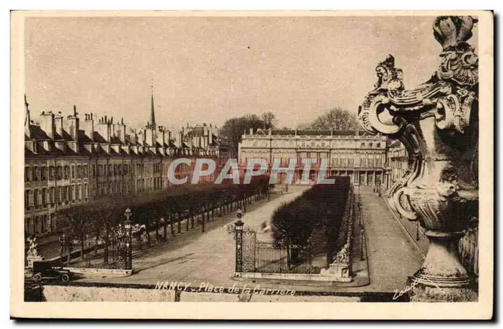 NANCY - Place de la Carrière — vista da praça com fonte decorada e edifícios no fundo — Edição V. Reeder, Nancy - Frente