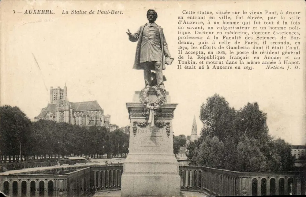 Auxerre. A Estátua de Paul-Bert — editor Toulout, n°3 - Frente