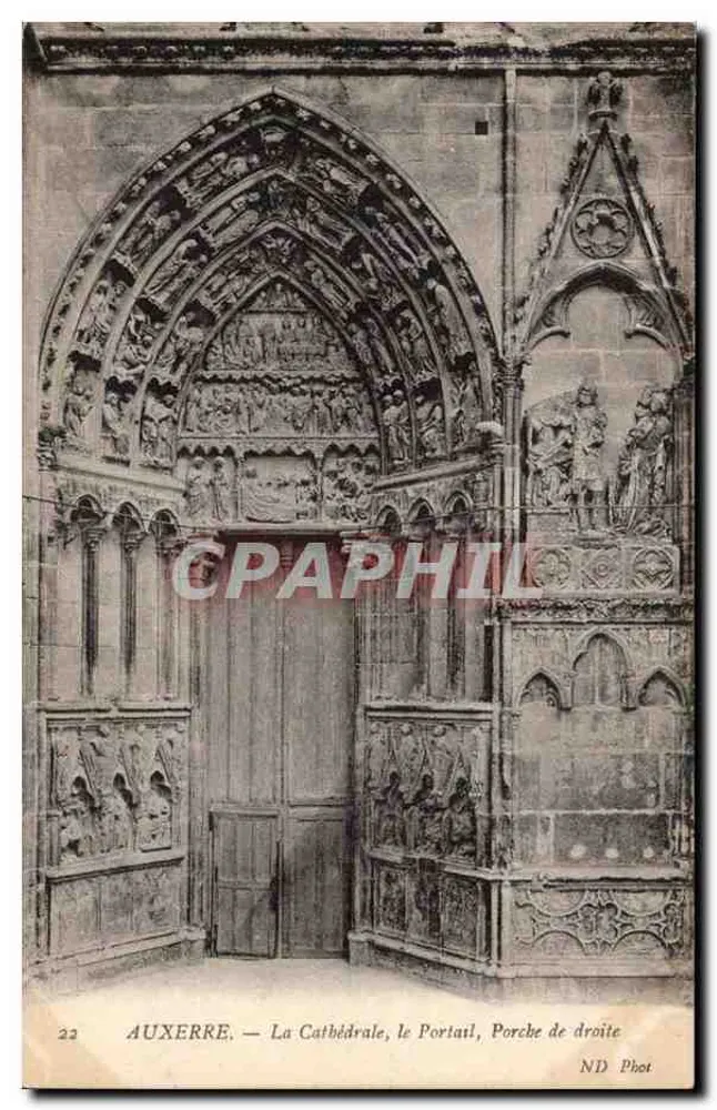 Auxerre — Die Kathedrale, der Portal, rechter Vorhof — ND Phot - Vorderseite
