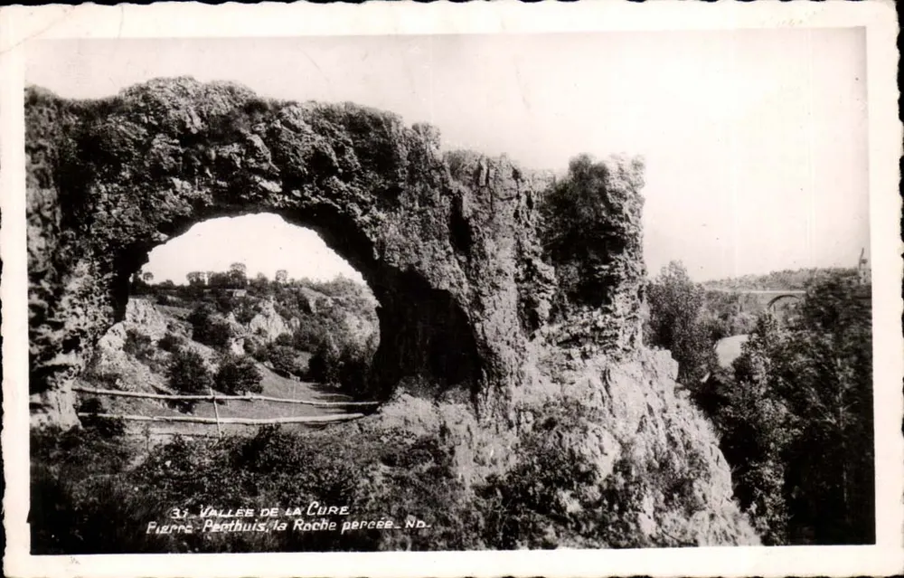 Vallei van de Cure, la Roche percée — Pierre-Perthuis — N°31 - Voorkant