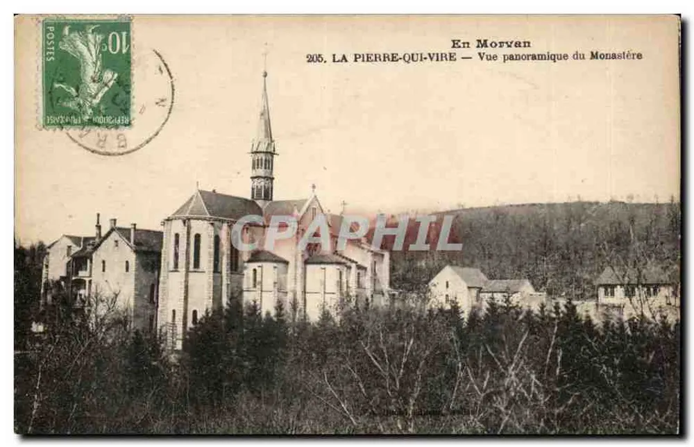La Pierre-qui-Vire — Panoramablick auf das Kloster — In Morvan - Vorderseite