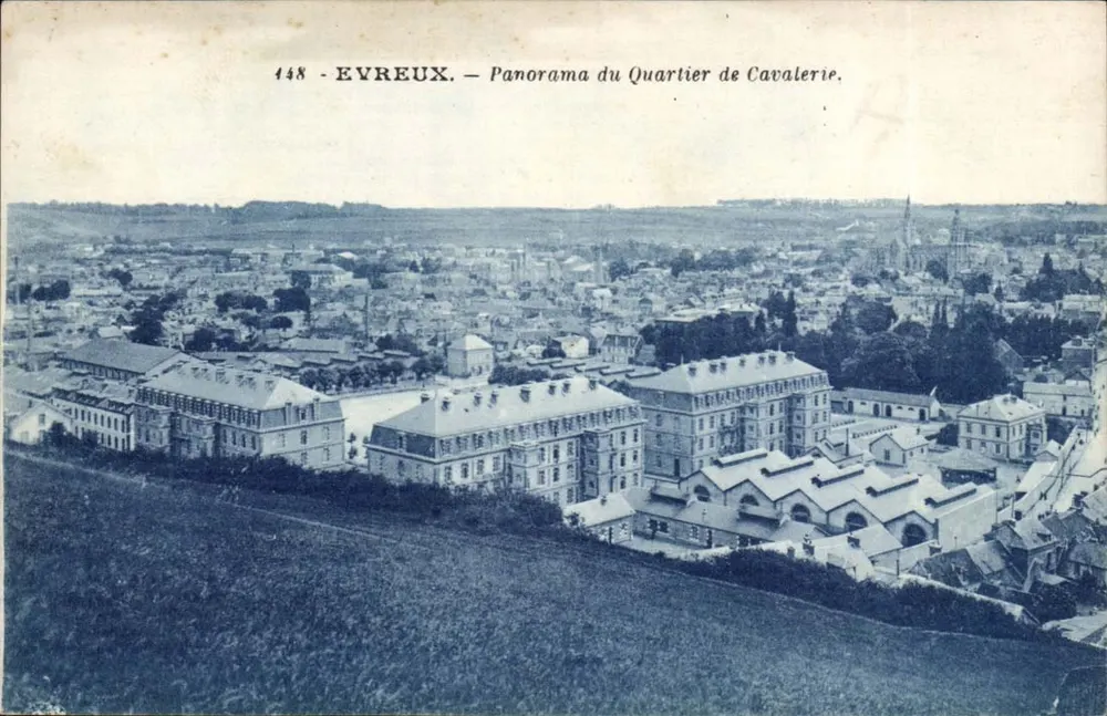 Évreux — Panorama do Bairro da Cavalaria — Editor: Photo-Éditions G. Buret - Frente