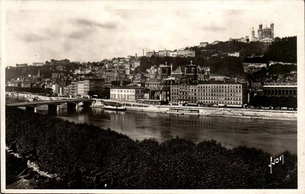 Lyon — A Saône e a colina de Fourvière — J. VON - Frente