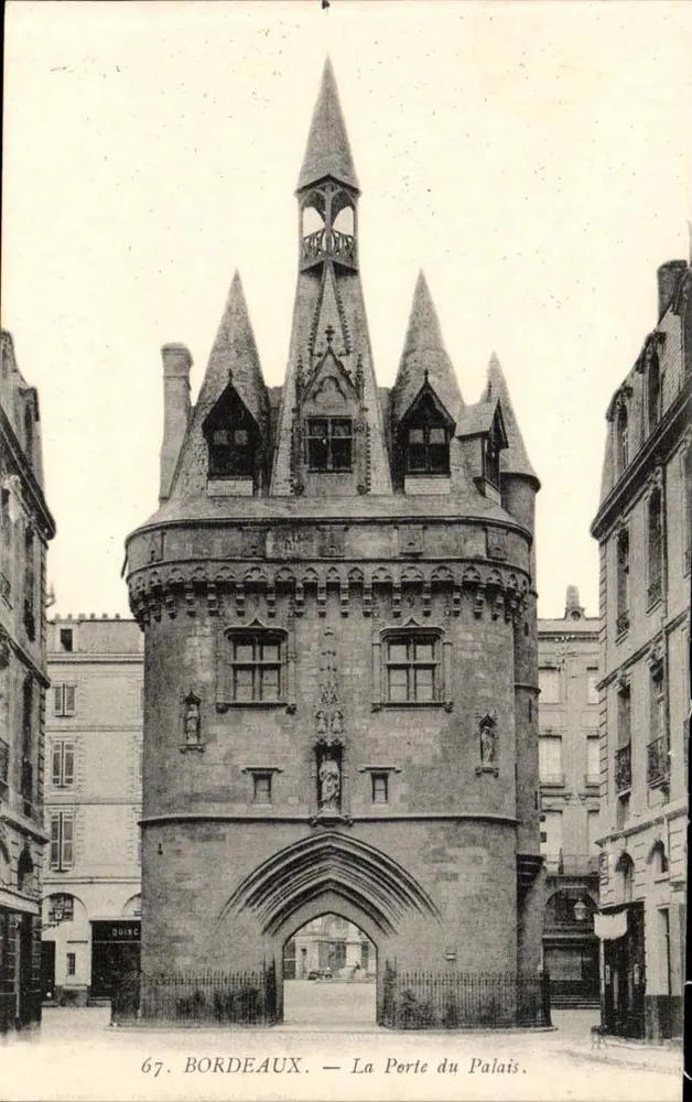 Bordeaux — A Porta do Palácio — editor Quincé, n° 67 - Frente