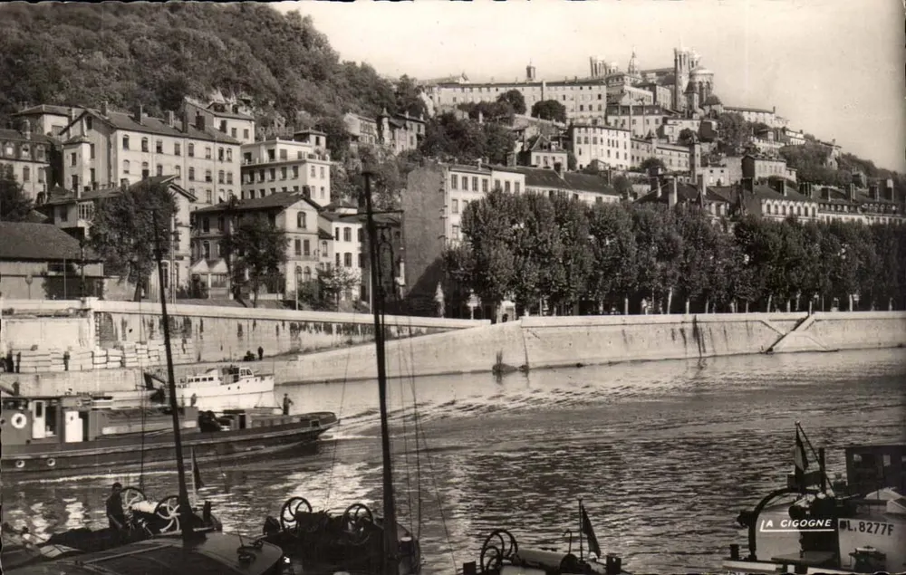 La Saône y el Castillo de Fourvière — Lyon — La Cigogne, n°8277F - Anverso