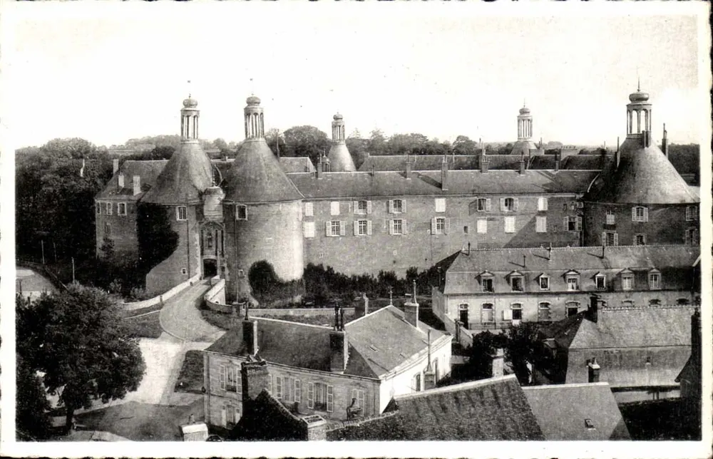 Saint-Fargeau (Yonne) — Ansicht des Schlosses (aufgenommen vom Glockenturm) — Madhavoine, Fotografie, Saint-Fargeau - Vorderseite