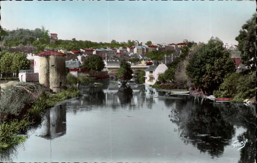 Poitiers (Vienne) — Le Clain und die Pulverburg — Caby Editions - Vorderseite