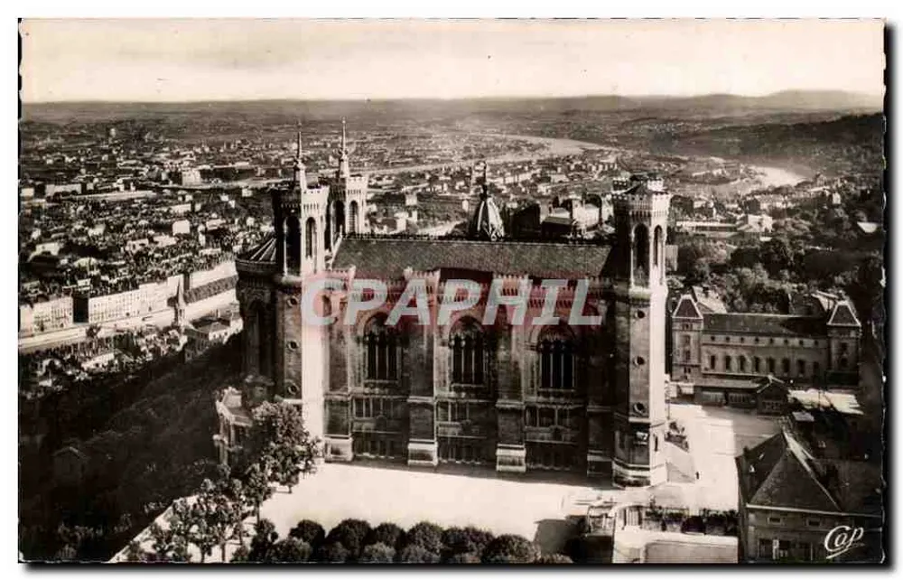 LYON - Basílica N.-D. de Fourvière dominando toda a Vale — Arts Photoméc. Paris-15e - Frente
