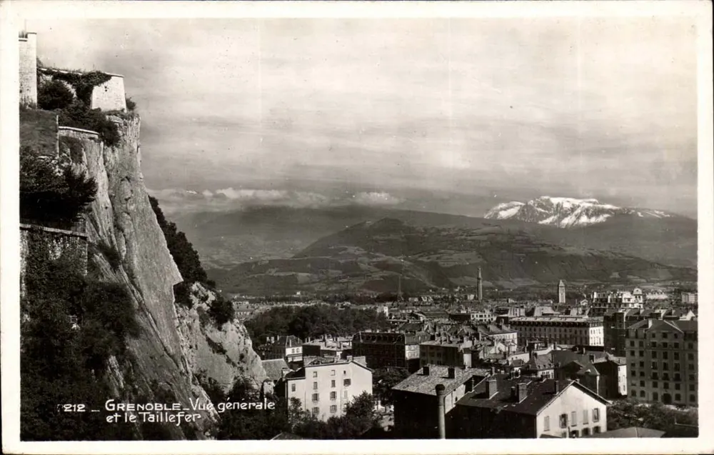 Grenoble — Vista geral e o Taillefer - Frente